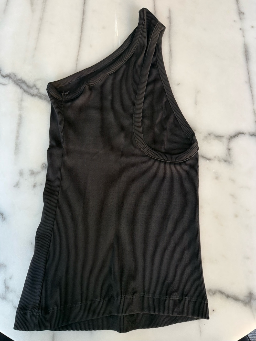 GOLDSIGN Black One-Shoulder Ribbed Tank Top - Picture 2 of 4